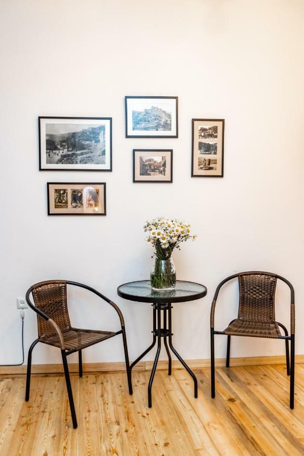 Nina' Cozy Apartment Tbilisi ภายนอก รูปภาพ