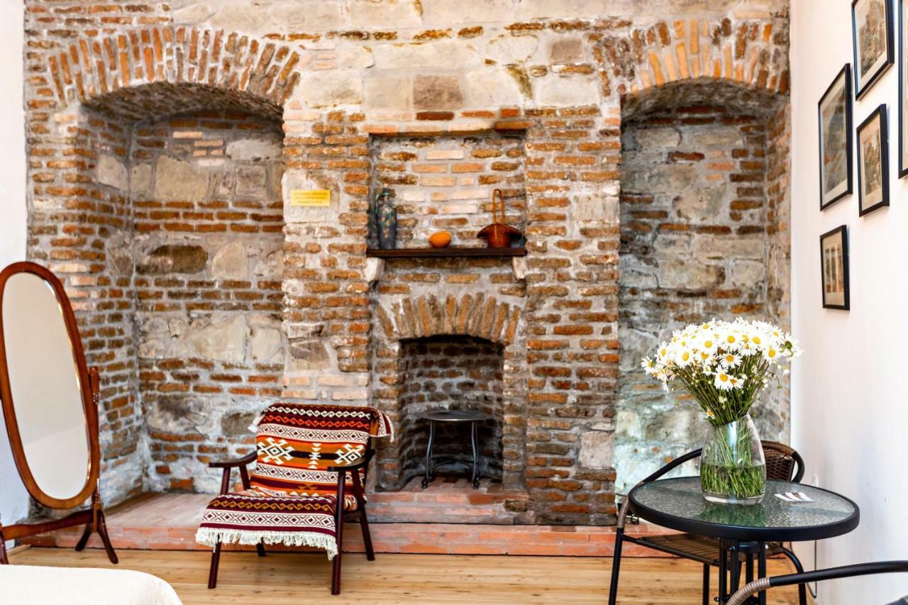 Nina' Cozy Apartment Tbilisi ภายนอก รูปภาพ
